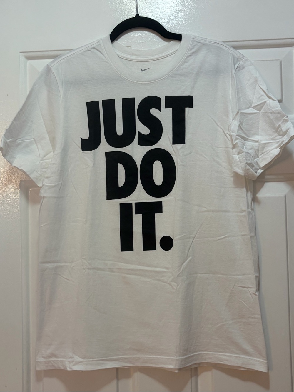 NIKE White Graphic Tee "JUST DO IT." - (Unisex) Size: Medium (USED)
